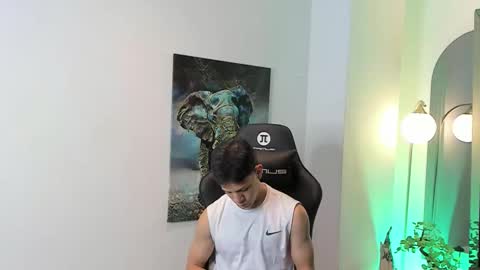 tony_petrov online show from October 14, 2025, 4:46 am