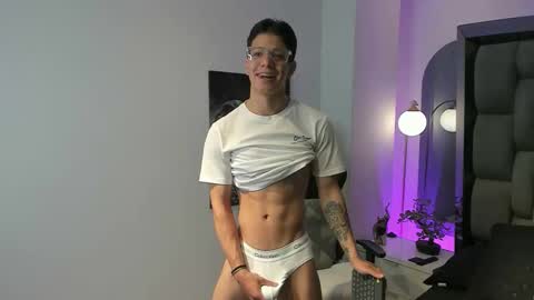 tony_petrov online show from November 12, 2025, 1:33 pm