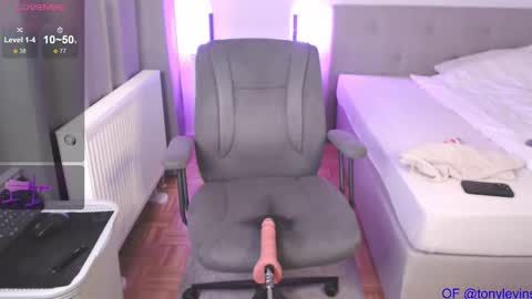 Snapshot of tonyleup chatting on March 8, 2025, 7:27 am Tony online show from March 8, 2025, 7:27 am