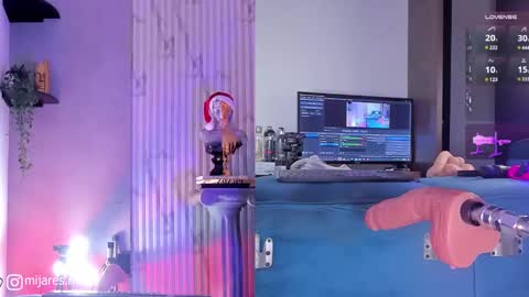 Snapshot of tonysears__ chatting on December 31, 2024, 10:23 pm Call me Tony Instagram - X - Tonymjr online show from December 31, 2024, 10:23 pm