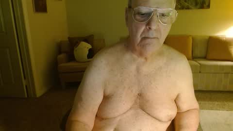 Snapshot of tonysview12000 chatting on December 21, 2025, 1:13 am tonysview12000 online show from December 21, 2025, 1:13 am