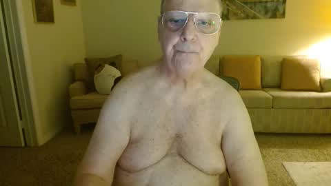 Snapshot of tonysview12000 chatting on March 3, 2026, 1:23 am tonysview12000 online show from March 3, 2026, 1:23 am