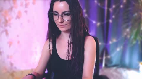 Snapshot of too_beautiful chatting on January 13, 2025, 11:06 pm Elizabeth online show from January 13, 2025, 11:06 pm