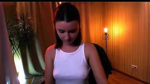 Snapshot of too_beautiful chatting on October 9, 2025, 4:27 pm Elizabeth online show from October 9, 2025, 4:27 pm