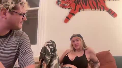 toobna2 online show from October 6, 2025, 1:25 am