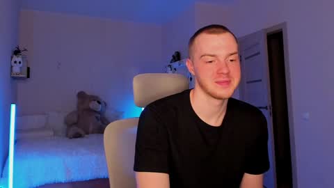 toohornyserj online show from December 9, 2024, 2:13 am