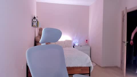 toohornyserj online show from January 6, 2025, 4:26 am