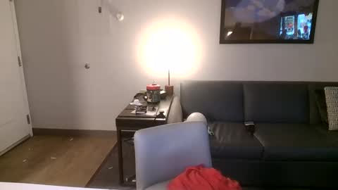 toomuchsmoke online show from February 6, 2025, 11:21 am