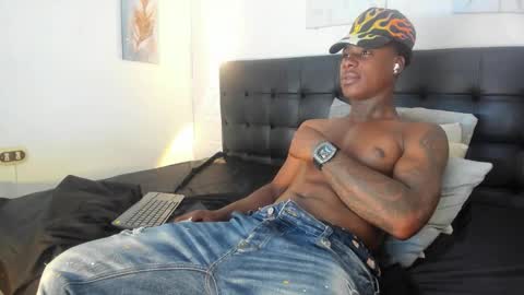 Snapshot of toower_ chatting on February 28, 2026, 4:35 am T O W E R online show from February 28, 2026, 4:35 am