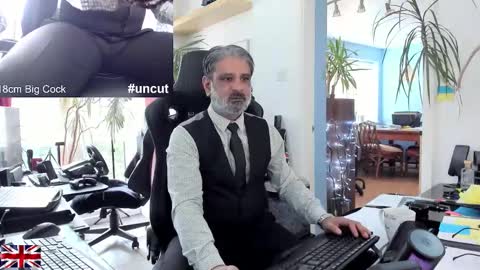 topalphaboss online show from October 1, 2025, 2:01 pm