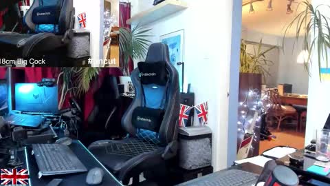 topalphaboss online show from November 16, 2025, 4:40 am