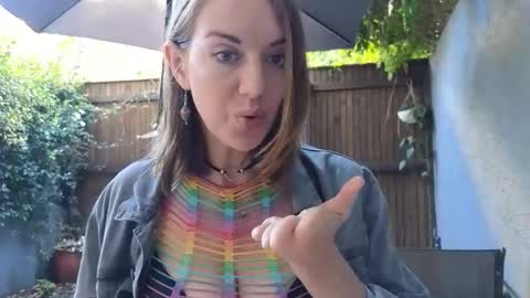 Snapshot of topsywilde chatting on February 19, 2026, 7:26 am Topsy online show from February 19, 2026, 7:26 am