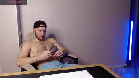 Snapshot of toress1 chatting on February 19, 2025, 5:38 pm Glebaty online show from February 19, 2025, 5:38 pm