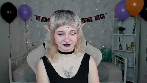 Tori online show from November 1, 2025, 12:12 am