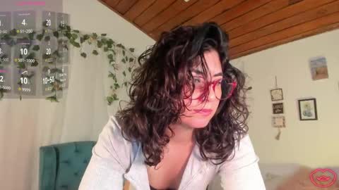 tori_just online show from June 1, 2026, 1:35 pm