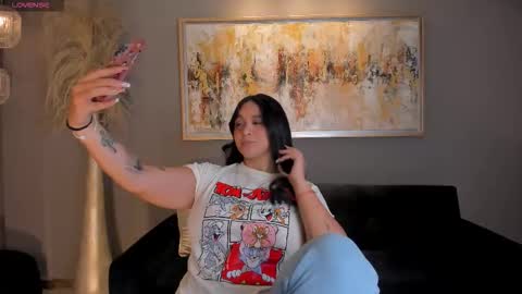 Tori Cross online show from September 29, 2025, 12:54 pm