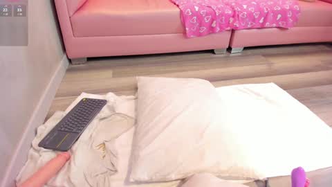 Tori  online show from December 15, 2024, 8:25 pm