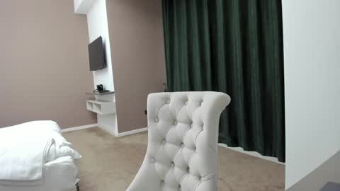         online show from December 6, 2024, 3:44 pm