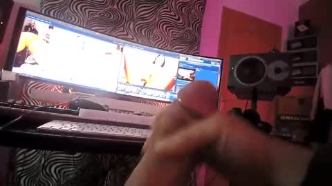 Snapshot of torosko chatting on January 1, 2025, 3:03 pm Torosko online show from January 1, 2025, 3:03 pm