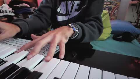 Snapshot of torosko chatting on November 30, 2025, 12:09 pm Torosko online show from November 30, 2025, 12:09 pm