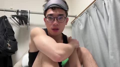 Snapshot of toshikaro0 chatting on February 3, 2025, 5:03 pm Karo online show from February 3, 2025, 5:03 pm