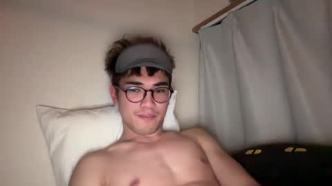 Snapshot of toshikaro0 chatting on February 26, 2025, 5:39 pm Karo online show from February 26, 2025, 5:39 pm