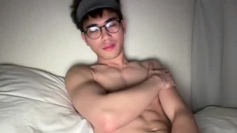 Snapshot of toshikaro0 chatting on March 3, 2025, 4:24 pm Karo online show from March 3, 2025, 4:24 pm