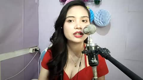 Snapshot of toshikoseaforth chatting on May 26, 2026, 2:13 pm Emma online show from May 26, 2026, 2:13 pm