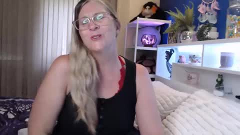 Milly online show from February 22, 2026, 11:25 pm