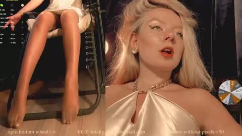 Snapshot of totally_spy chatting on May 30, 2026, 12:35 pm Madam Viktoria Vacation in Portugal 2811 - 0412 online show from May 30, 2026, 12:35 pm
