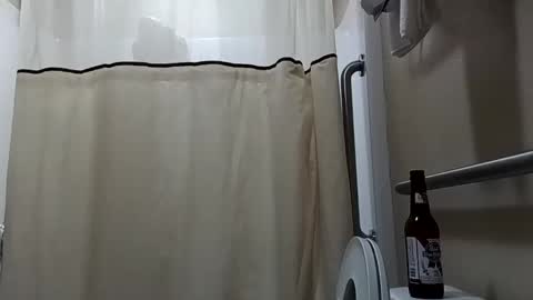 totallyawesome_65 online show from November 6, 2025, 3:35 pm