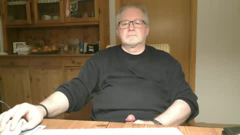 toto758 online show from February 9, 2025, 7:30 pm