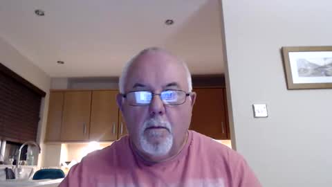 Snapshot of touchwood25 chatting on October 9, 2025, 6:39 pm TOUCHWOOD25 online show from October 9, 2025, 6:39 pm