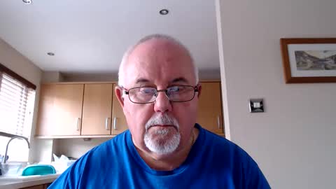 Snapshot of touchwood25 chatting on October 10, 2025, 10:14 am TOUCHWOOD25 online show from October 10, 2025, 10:14 am