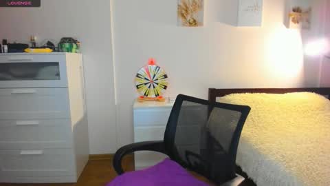 Ellina online show from March 29, 2026, 2:22 am