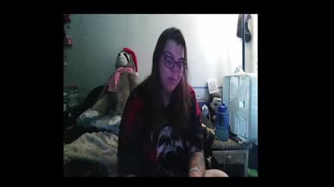 Toxiclove1311 online show from September 18, 2025, 5:37 pm