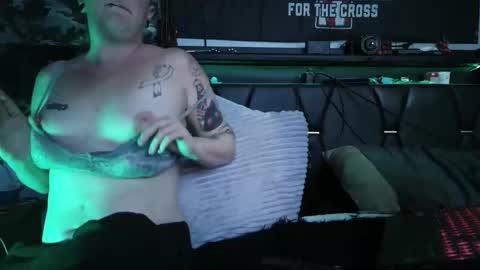 ToxicTemptress420 online show from February 13, 2026, 5:03 am