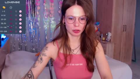 toxkiss online show from February 26, 2025, 12:03 pm