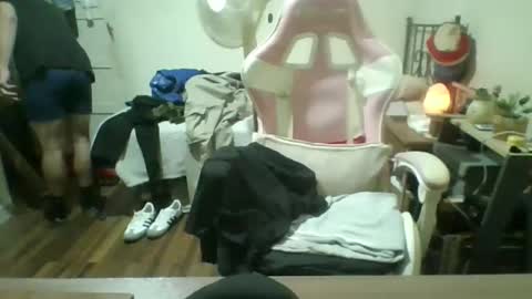 Snapshot of toyboysquirt chatting on April 26, 2026, 6:00 am toyboysquirt online show from April 26, 2026, 6:00 am