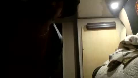 Snapshot of tr0069 chatting on October 17, 2025, 8:17 am tr0069 online show from October 17, 2025, 8:17 am