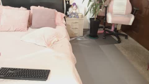 Traci online show from December 22, 2024, 3:33 pm