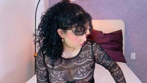tracielowe_w online show from November 20, 2025, 3:39 am