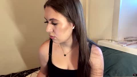 Snapshot of tracievanier chatting on July 6, 2026, 3:03 pm Thea online show from July 6, 2026, 3:03 pm