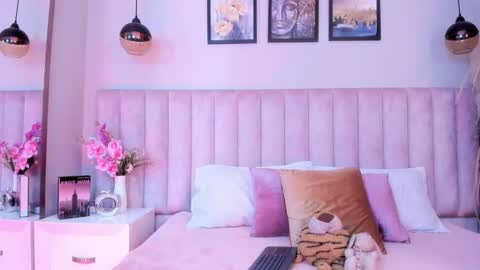 Tracy  online show from February 3, 2026, 8:36 pm