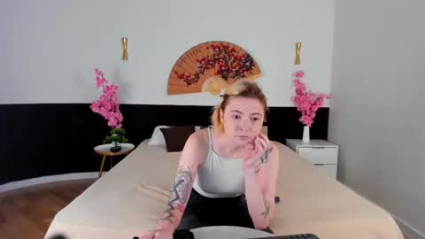 tracycurtis online show from September 12, 2025, 5:40 am