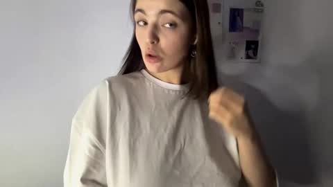 Amelia online show from September 11, 2025, 3:45 pm