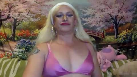 Snapshot of trannymilfcumslut chatting on February 26, 2025, 6:15 am TrannyCumSlut online show from February 26, 2025, 6:15 am