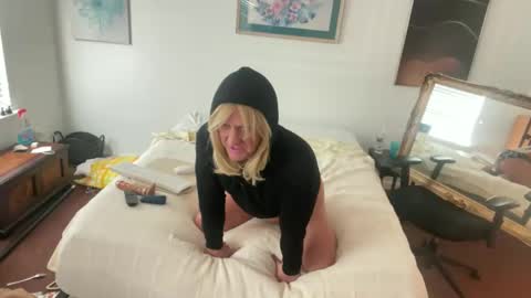 Snapshot of trannytush69 chatting on December 13, 2024, 7:43 pm USA GURL online show from December 13, 2024, 7:43 pm