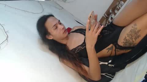 Amor  THUMBS-UP ME online show from September 9, 2025, 5:07 am