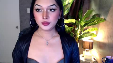 Snapshot of transbadassx chatting on December 10, 2024, 1:43 am CLEOPATHRA online show from December 10, 2024, 1:43 am
